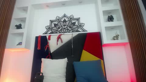 Snapshot of zafiro_cat chatting on 05-28-26, 10:18 Zafiro online show from 05-28-26, 10:18