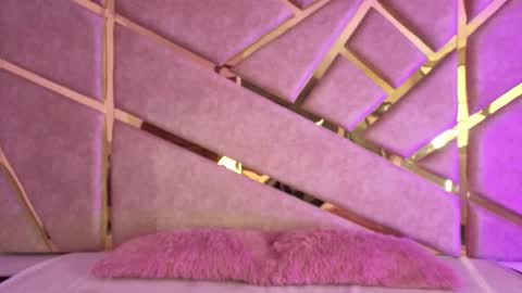 Claire  online show from 11-13-25, 06:29