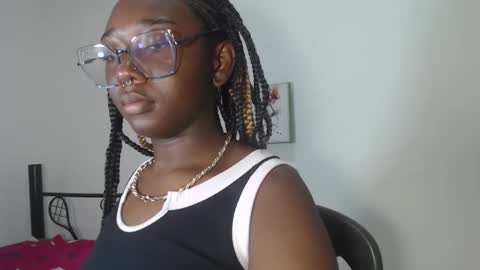 Snapshot of zahhysims chatting on 02-25-25, 02:11 zahhy online show from 02-25-25, 02:11