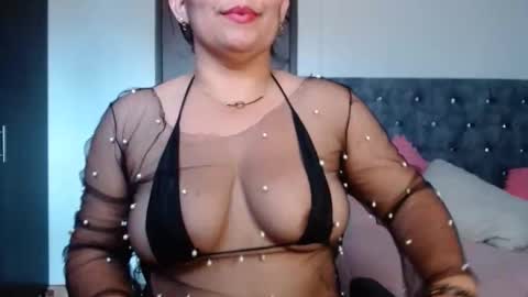 Zahi ... wants to play with everyone...yessss online show from 11-12-25, 03:56