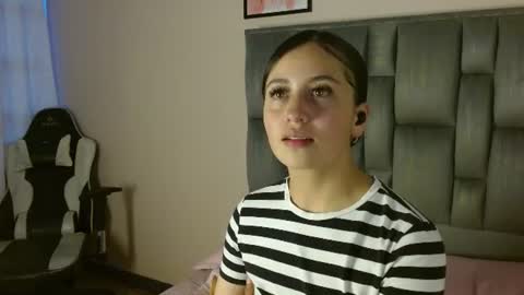 Snapshot of zaida_1 chatting on 07-31-26, 11:04 Zaida online show from 07-31-26, 11:04