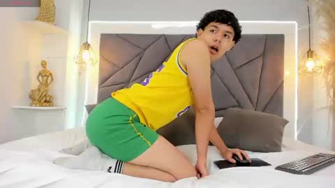 Snapshot of zaimrous chatting on 06-23-26, 11:41 Zaim online show from 06-23-26, 11:41