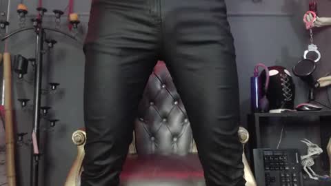 Snapshot of zainkreiger chatting on 06-11-26, 12:43 Dom Zain online show from 06-11-26, 12:43
