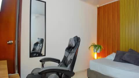 Z A K I A online show from 02-10-26, 02:04