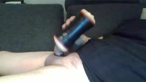 Snapshot of zakksten chatting on 02-10-26, 11:20 Zakk online show from 02-10-26, 11:20