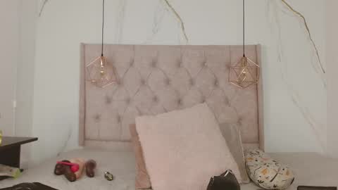 ZAMIRA online show from 10-09-25, 01:42