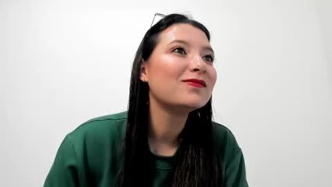 Snapshot of zammii69 chatting on 10-26-25, 02:23 zammii69 online show from 10-26-25, 02:23