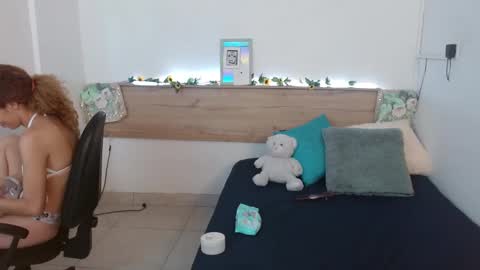 Snapshot of zammu_1992_ chatting on 01-02-25, 07:29 Zamu online show from 01-02-25, 07:29