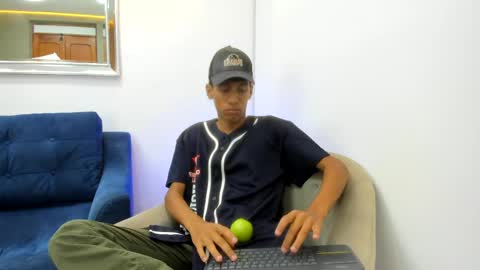 Snapshot of zane_belville chatting on 05-08-26, 11:26 Zane Belville online show from 05-08-26, 11:26
