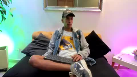 Snapshot of zane_belville chatting on 06-12-26, 11:31 Zane Belville online show from 06-12-26, 11:31