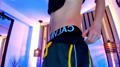 Snapshot of zane_wyatt chatting on 10-16-25, 12:44 zane wyatt online show from 10-16-25, 12:44