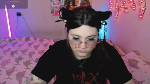 Snapshot of zanpakut0 chatting on 05-18-26, 08:20 KESSY AND CHARLIEPVT OPEN online show from 05-18-26, 08:20