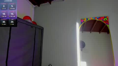 Snapshot of zaphiro__sky chatting on 02-17-26, 08:33 zaphiro__sky online show from 02-17-26, 08:33