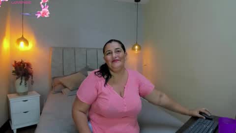 Snapshot of zara_milf_ chatting on 02-18-26, 12:12 zara online show from 02-18-26, 12:12