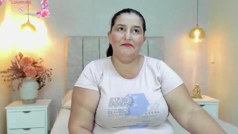 Snapshot of zara_milf_ chatting on 03-02-26, 12:23 zara online show from 03-02-26, 12:23
