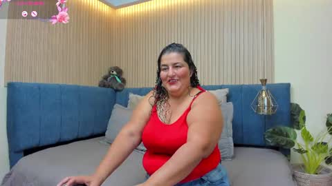 Snapshot of zara_milf_ chatting on 06-30-26, 12:17 zara online show from 06-30-26, 12:17
