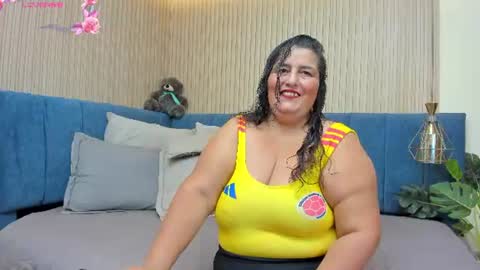 Snapshot of zara_milf_ chatting on 07-07-26, 12:20 zara online show from 07-07-26, 12:20