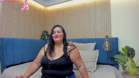 Snapshot of zara_milf_ chatting on 07-15-26, 12:32 zara online show from 07-15-26, 12:32