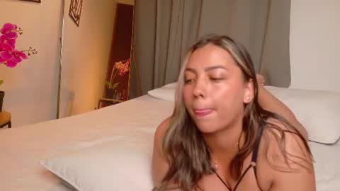 Snapshot of zara_nova chatting on 07-26-26, 04:58 Zara Nova online show from 07-26-26, 04:58