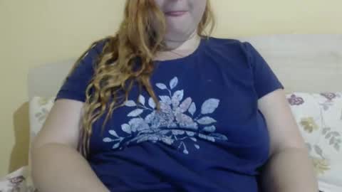 Snapshot of zara_red chatting on 10-17-25, 12:08 Kate. if im not here im here foxy red333 online show from 10-17-25, 12:08