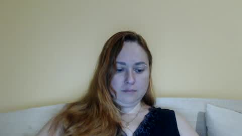 Snapshot of zara_red chatting on 06-21-26, 07:33 Kate. if im not here im here foxy red333 online show from 06-21-26, 07:33