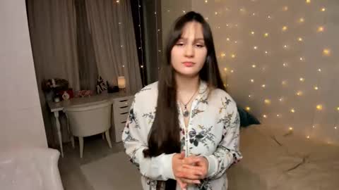 Vina Rini online show from 01-28-25, 01:59