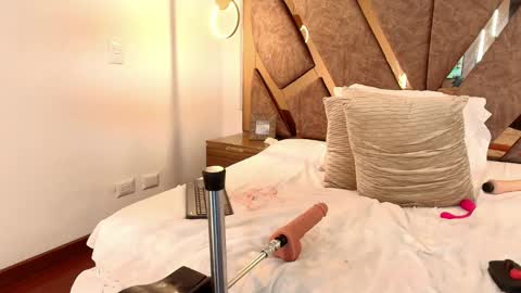 Zarah Andrews online show from 02-09-25, 12:06