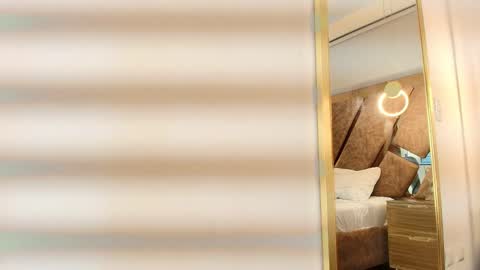 Zarah Andrews online show from 12-05-25, 12:03