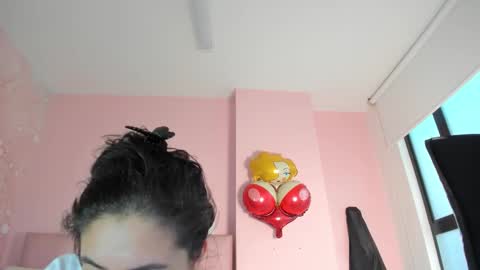 Zarah  online show from 11-25-25, 10:32