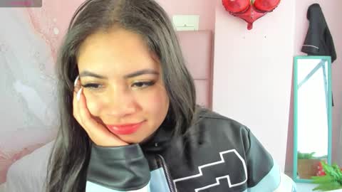 Zarah  online show from 11-30-25, 05:39