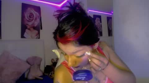 Snapshot of zarahbennet chatting on 06-15-26, 03:25 Zarah online show from 06-15-26, 03:25
