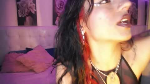 Snapshot of zarahbennet chatting on 06-18-26, 01:26 Zarah online show from 06-18-26, 01:26