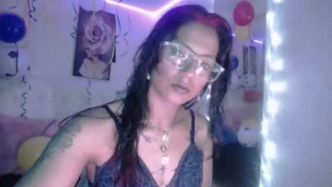 Snapshot of zarahbennet chatting on 06-23-26, 01:09 Zarah online show from 06-23-26, 01:09