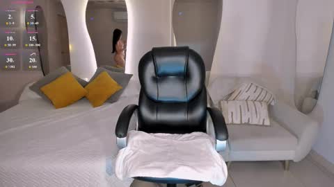 Zara  online show from 03-15-26, 05:30