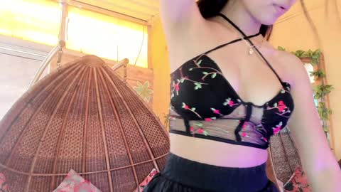 Snapshot of zaralim chatting on 12-22-24, 06:15 Zara Lim  online show from 12-22-24, 06:15