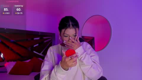 Snapshot of zaralim chatting on 01-26-25, 12:01 Zara Lim  online show from 01-26-25, 12:01