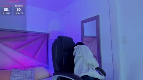 Snapshot of zaralim chatting on 02-03-25, 12:03 Zara Lim  online show from 02-03-25, 12:03