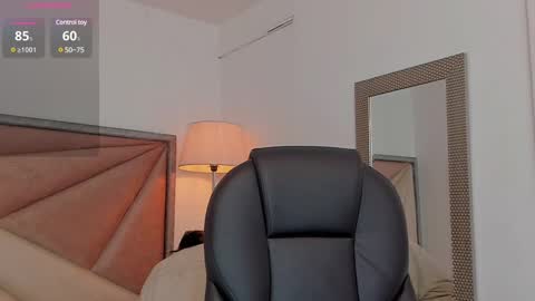 Snapshot of zaralim chatting on 03-11-25, 12:06 Zara Lim  online show from 03-11-25, 12:06