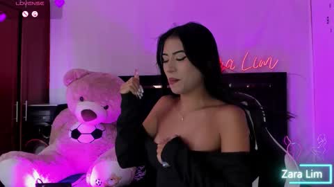 Snapshot of zaralim chatting on 09-23-25, 06:55 Zara Lim  online show from 09-23-25, 06:55