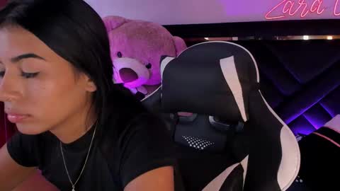 Snapshot of zaralim chatting on 09-28-25, 06:02 Zara Lim  online show from 09-28-25, 06:02