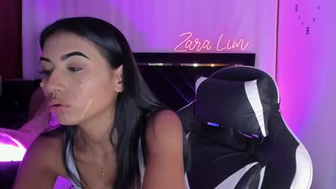 Snapshot of zaralim chatting on 09-29-25, 04:34 Zara Lim  online show from 09-29-25, 04:34