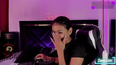 Snapshot of zaralim chatting on 10-17-25, 04:42 Zara Lim  online show from 10-17-25, 04:42