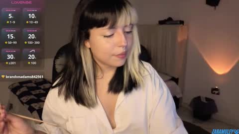 Snapshot of zaramuley chatting on 10-14-25, 11:49 Zara muley online show from 10-14-25, 11:49