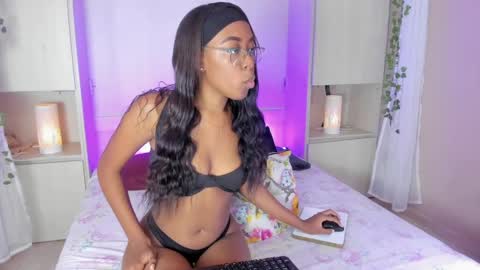 Snapshot of zaraprescott chatting on 05-04-26, 08:16 SARA online show from 05-04-26, 08:16