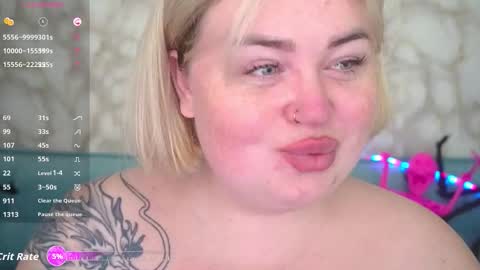 Lola online show from 10-28-25, 07:01