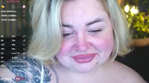 Lola online show from 10-30-25, 02:18