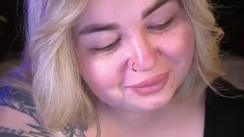 Snapshot of zarareign_ chatting on 04-21-26, 02:51 Lola online show from 04-21-26, 02:51