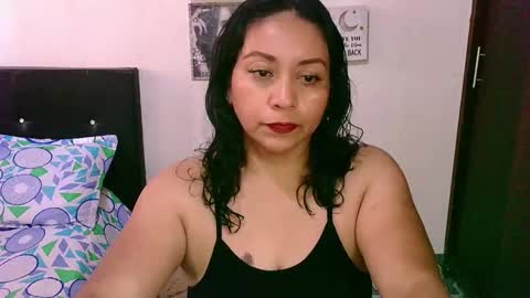 Snapshot of zaray_45bella chatting on 11-01-25, 10:01 zaray online show from 11-01-25, 10:01