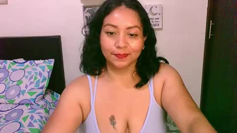 Snapshot of zaray_45bella chatting on 11-14-25, 10:40 zaray online show from 11-14-25, 10:40