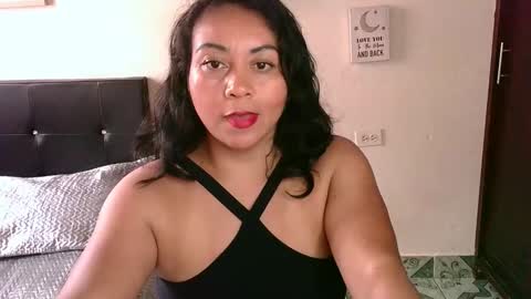 Snapshot of zaray_45bella chatting on 12-17-25, 03:40 zaray online show from 12-17-25, 03:40